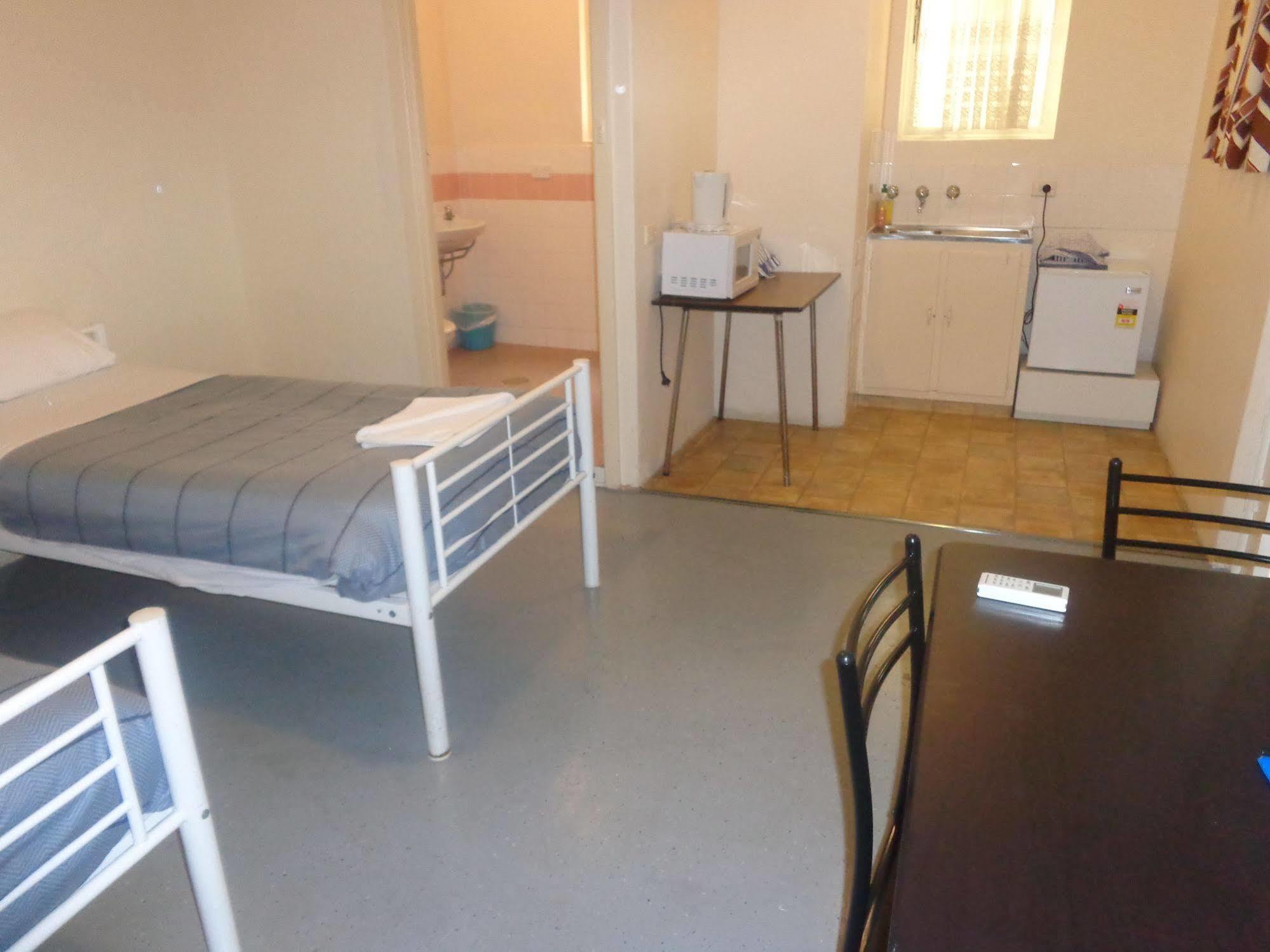 Adelaide Motel & Backpackers Εξωτερικό φωτογραφία